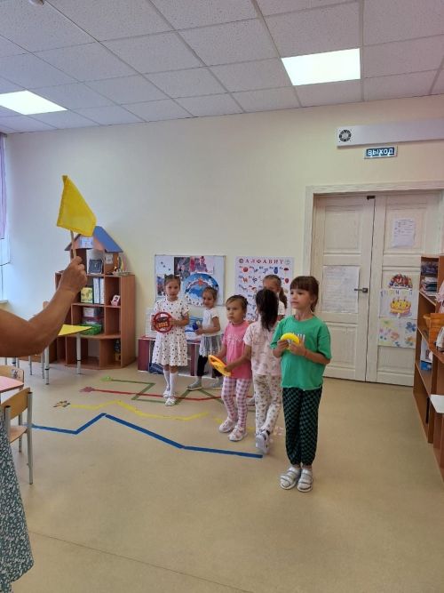 «Алсу» зажигает зеленый свет: в Нурлатском детсаду отметили День светофора