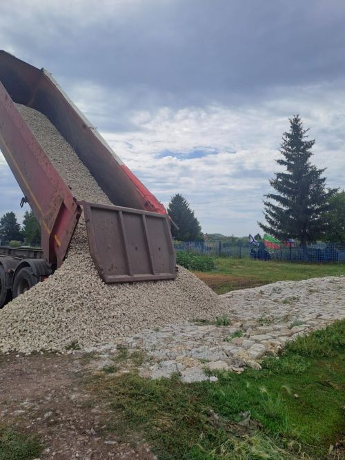 В микрорайоне Нижний Нурлат начали благоустраивать дороги к кладбищу
