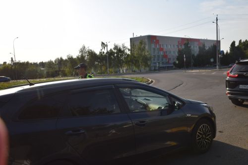 Нурлатские автоинспекторы провели рейд по выявлению нарушений правил тонировки стекол