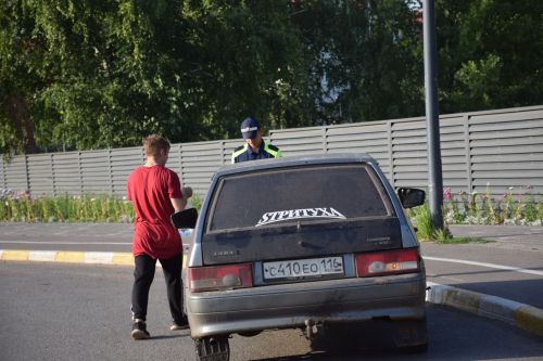 Нурлатские автоинспекторы провели рейд по выявлению нарушений правил тонировки стекол