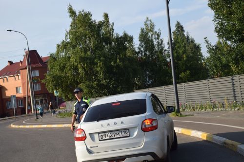 Нурлатские автоинспекторы провели рейд по выявлению нарушений правил тонировки стекол