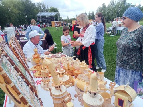 Нурлатский Дом дружбы народов принял участие в фестивале «Древо жизни» в Казани