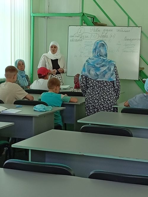 В мечети микрорайона сахароваров Нурлата проходят летние курсы для детей