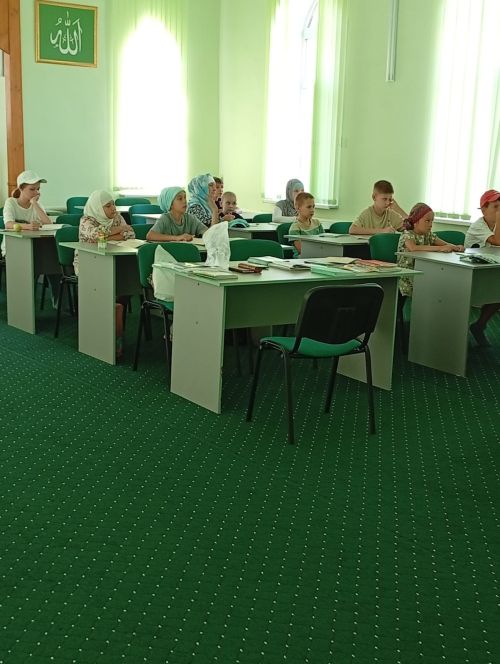 В мечети микрорайона сахароваров Нурлата проходят летние курсы для детей