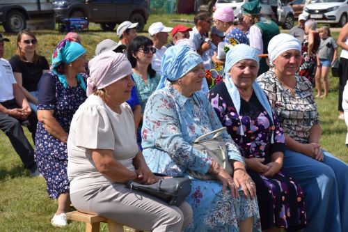 Душевный праздник в деревне Урняк: КДЦ «Грани» подарил жителям незабываемый день