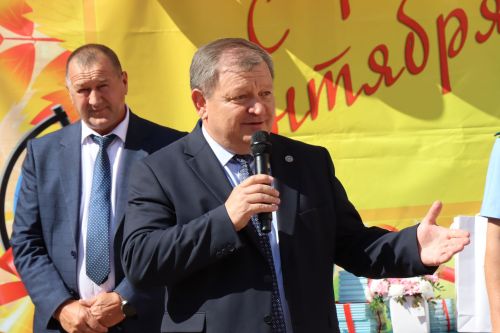 Для 73 первоклассников школы №9 впервые прозвучал школьный звонок