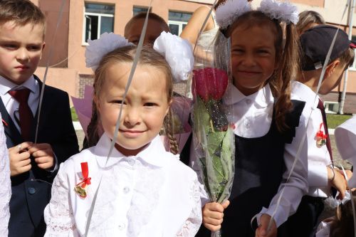 Для 73 первоклассников школы №9 впервые прозвучал школьный звонок