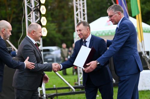 В Черемшане отметили тройной праздник: День нефтяника, День Республики и День села
