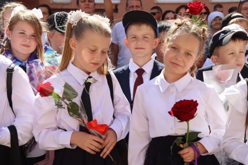 Для 73 первоклассников школы №9 впервые прозвучал школьный звонок
