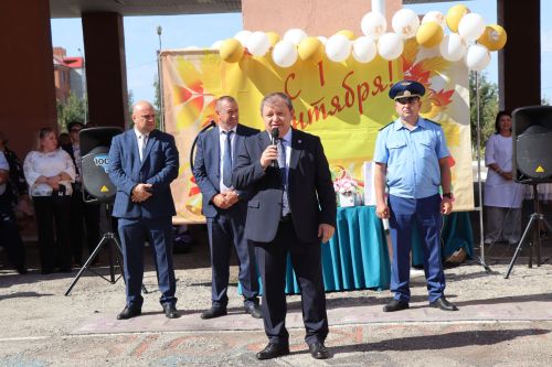 Для 73 первоклассников школы №9 впервые прозвучал школьный звонок