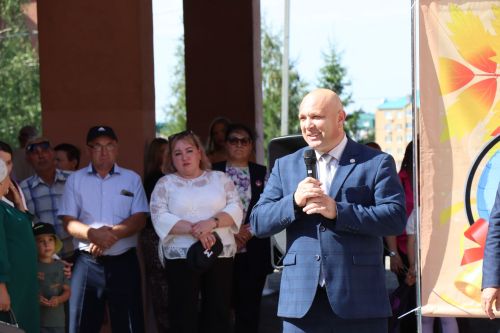 Для 73 первоклассников школы №9 впервые прозвучал школьный звонок