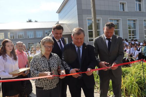 В Нурлате торжественно открыли Аллею учителей