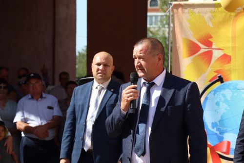 Для 73 первоклассников школы №9 впервые прозвучал школьный звонок