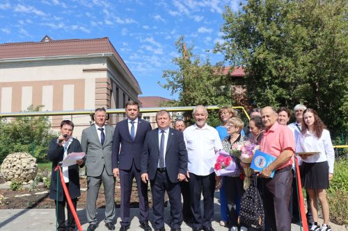 В Нурлате торжественно открыли Аллею учителей