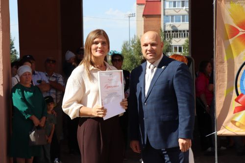 Для 73 первоклассников школы №9 впервые прозвучал школьный звонок