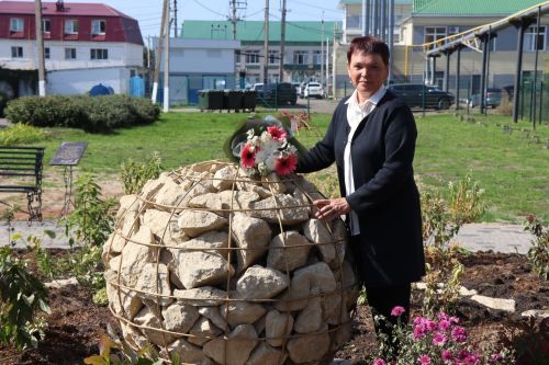 В Нурлате торжественно открыли Аллею учителей