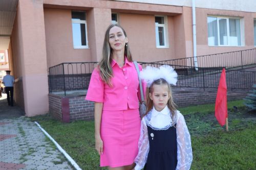 Яркий старт нового учебного года: в Нурлатской гимназии прошла торжественная линейка