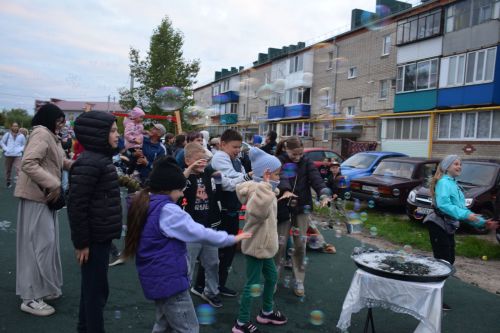 «Созвездие Нурлата» дало старт Эстафете добрых дел праздником для детей