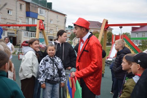 «Созвездие Нурлата» дало старт Эстафете добрых дел праздником для детей