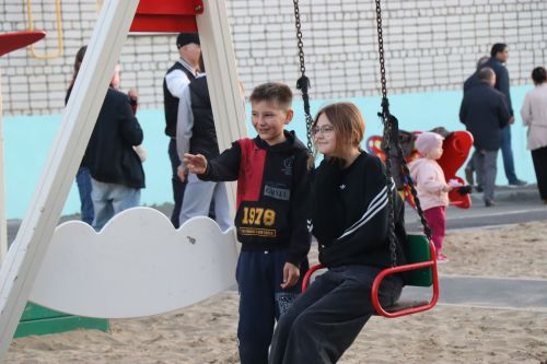 В Нурлате торжественно открыли еще один благоустроенный двор