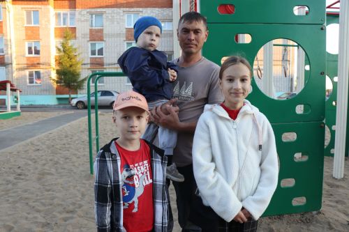 В Нурлате торжественно открыли еще один благоустроенный двор