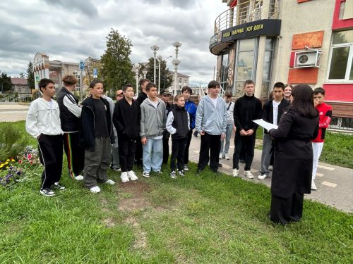 В Нурлате проходят экскурсии по улице Школьная в рамках проекта «Вспомним Героев поименно»