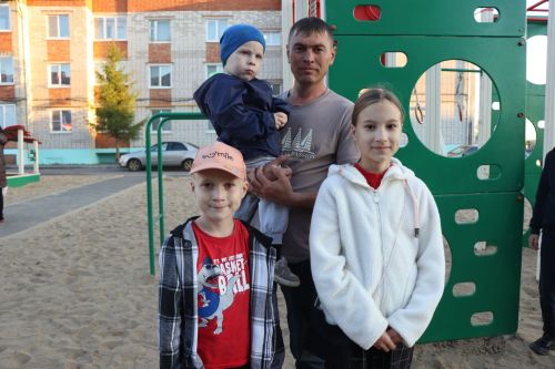 В Нурлате торжественно открыли еще один благоустроенный двор