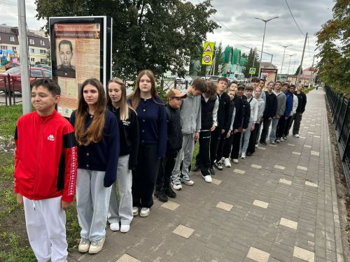 В Нурлате проходят экскурсии по улице Школьная в рамках проекта «Вспомним Героев поименно»