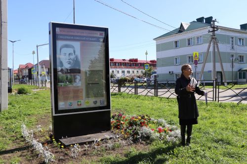 Уроки мужества под открытым небом: нурлатская молодежь знакомится с историей героев-земляков