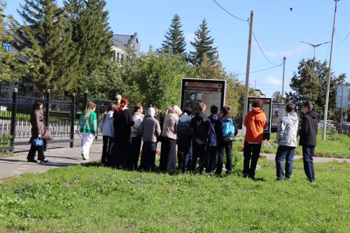 Уроки мужества под открытым небом: нурлатская молодежь знакомится с историей героев-земляков