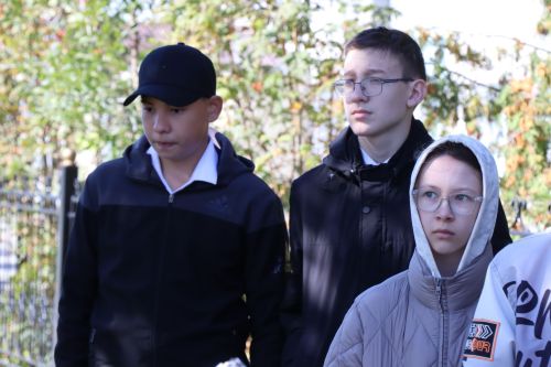Уроки мужества под открытым небом: нурлатская молодежь знакомится с историей героев-земляков