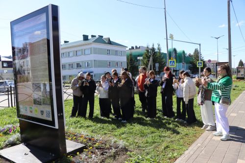 Уроки мужества под открытым небом: нурлатская молодежь знакомится с историей героев-земляков