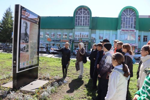 Уроки мужества под открытым небом: нурлатская молодежь знакомится с историей героев-земляков