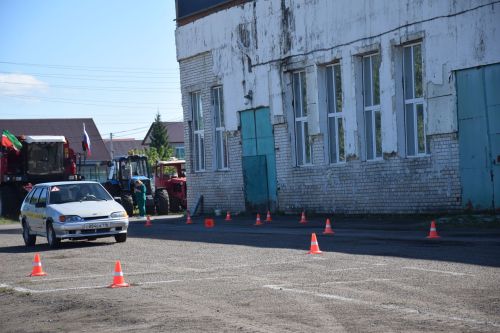 В Нурлате прошел муниципальный этап конкурса «Автосессия»