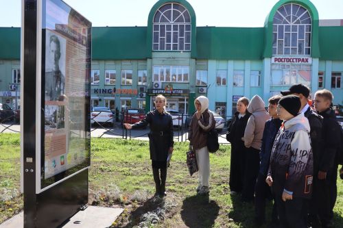 Уроки мужества под открытым небом: нурлатская молодежь знакомится с историей героев-земляков