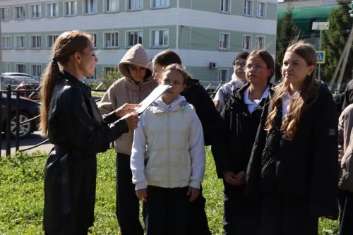 Уроки мужества под открытым небом: нурлатская молодежь знакомится с историей героев-земляков