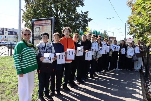Уроки мужества под открытым небом: нурлатская молодежь знакомится с историей героев-земляков