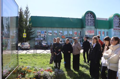 Уроки мужества под открытым небом: нурлатская молодежь знакомится с историей героев-земляков