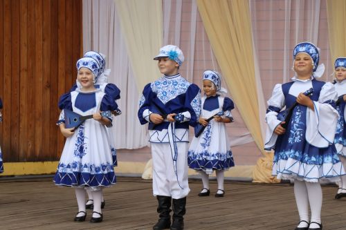 Яркая праздничная программа собрала нурлатцев на центральной площади