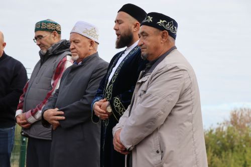 В Нурлате с участием министра открыли родник «Зуфар бабай чишмэсе»