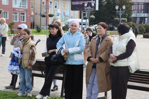 Яркая праздничная программа собрала нурлатцев на центральной площади