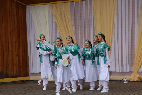 Яркая праздничная программа собрала нурлатцев на центральной площади