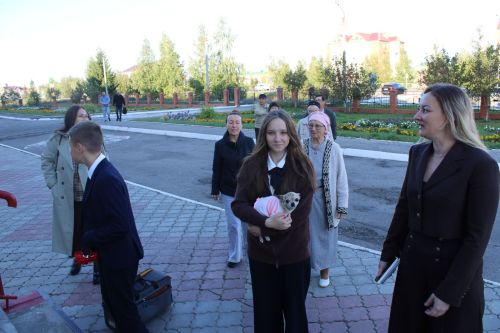 Всей семьей и с хвостатым другом: на выборы пришли четыре поколения Габсаликовых