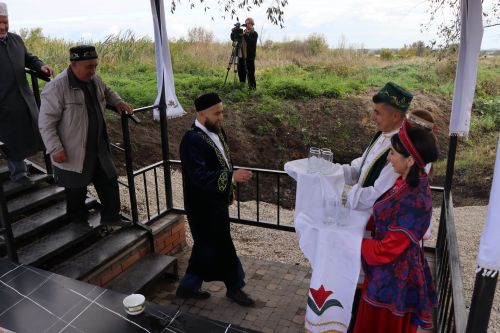 В Нурлате с участием министра открыли родник «Зуфар бабай чишмэсе»