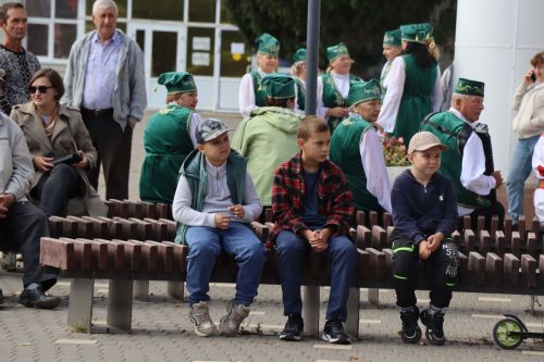 Яркая праздничная программа собрала нурлатцев на центральной площади