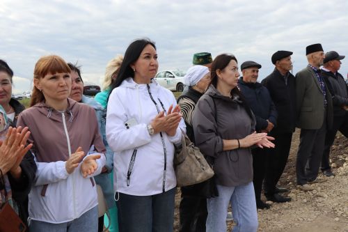 В Нурлате с участием министра открыли родник «Зуфар бабай чишмэсе»