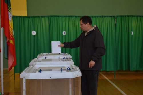 Единый день голосования в Нурлате: на избирательный участок №2331 жители приходят целыми семьями