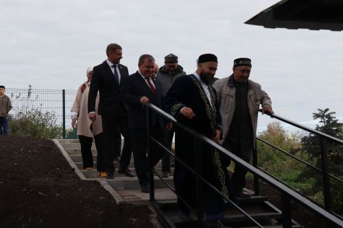 В Нурлате с участием министра открыли родник «Зуфар бабай чишмэсе»