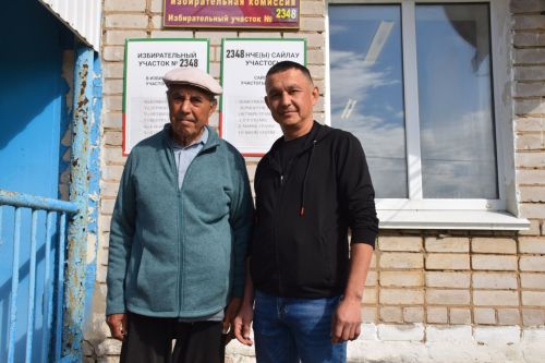 Связь поколений: в Нурлатском районе 96-летний труженик тыла и участник СВО проголосовали вместе