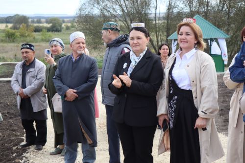 В Нурлате с участием министра открыли родник «Зуфар бабай чишмэсе»